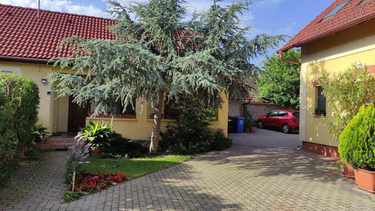 Eckhardt Vendégház Villány Exterior foto